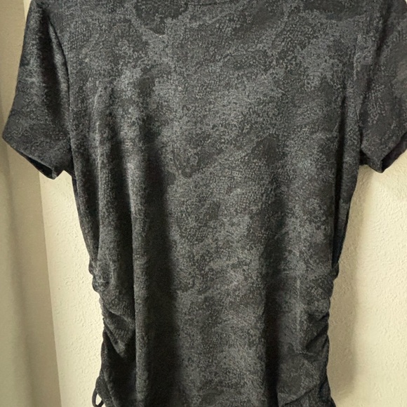 Simply Vera Vera Wang Dark Gray Short Sleeve Tee - Picture 3 of 7